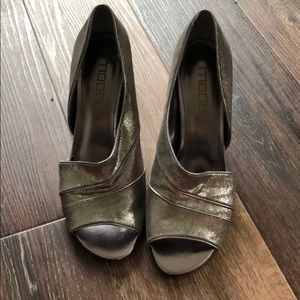 Moda size 10 silver heels